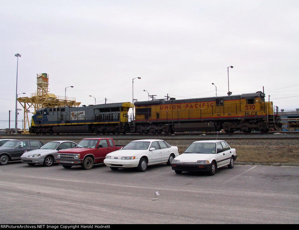 CSX 699 & HLCX 570 sit at the fuel rack
